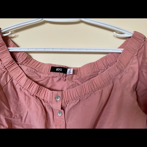 Cute Pink Button-Up Crop Top - Picture 2 of 3